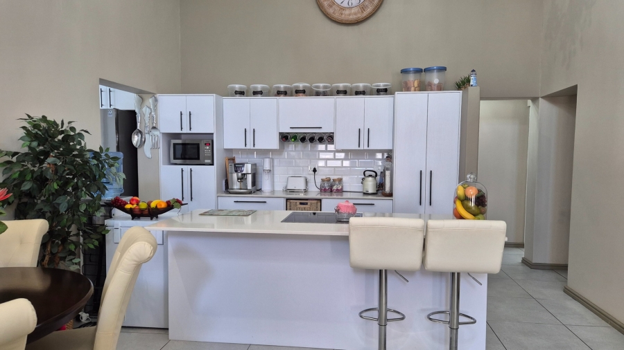 3 Bedroom Property for Sale in Jacobsbaai Western Cape